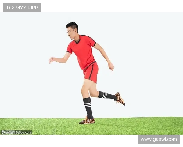 足球运动员的技术细节与动作完善