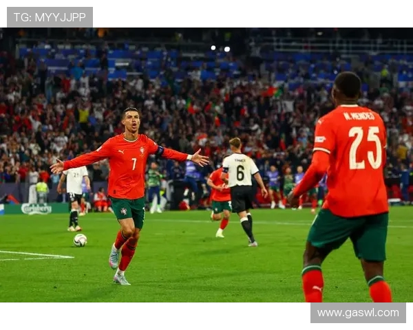 C罗在卡塔尔世界杯的传奇征程与时代告别之战全景回顾与荣耀梦想 C罗在卡塔尔世界杯的传奇征程与时代告别之战全景回顾与荣耀梦想