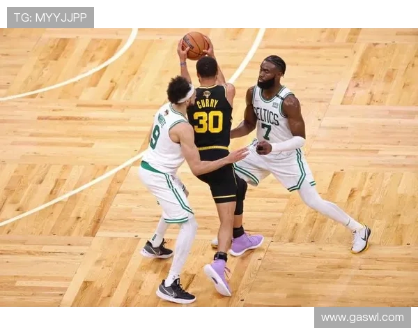 骑士对阵凯尔特人比赛节奏与攻防数据解读下的大小分走势前瞻 骑士对阵凯尔特人比赛节奏与攻防数据解读下的大小分走势前瞻