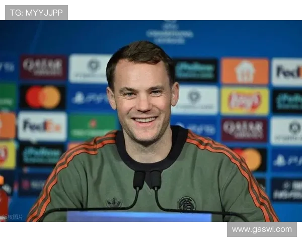 拜仁官方确认39岁门将诺伊尔因伤退赛小腿肌肉撕裂