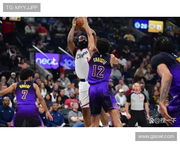 2017年NBA四月季后赛关键对决勇士马刺录像回顾及结果分析